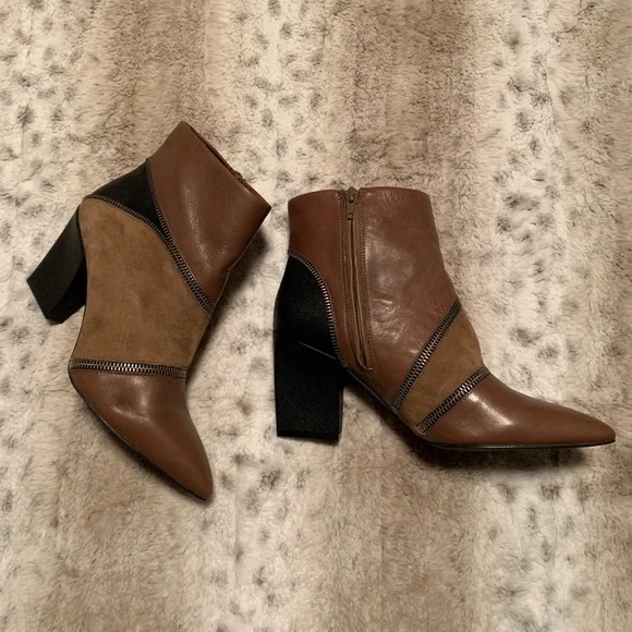Charles David Lact Leather Zipper Boots